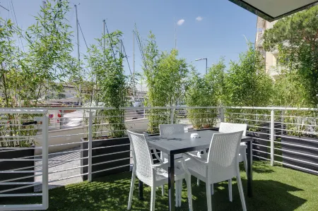 Appartamenti le Vele - Siroli Collection Отели рядом с достопримечательностью «Bagno Jolly 79»