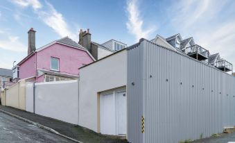 Clouds - 1 Bedroom Holiday Home - Milford Haven