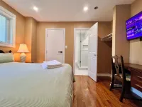 Cozy Home Near Transit & Hillcrest Mall with Free Parking Hotels in Thornhill