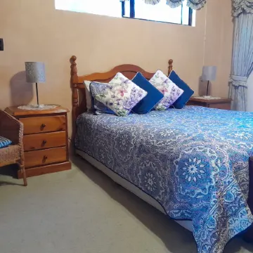 Mapleton Peaceful Provence Bnb Отели в г. Мейплтон