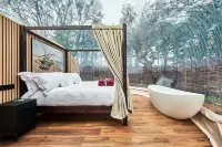 Cromore Retreat Hotels in Колрейн