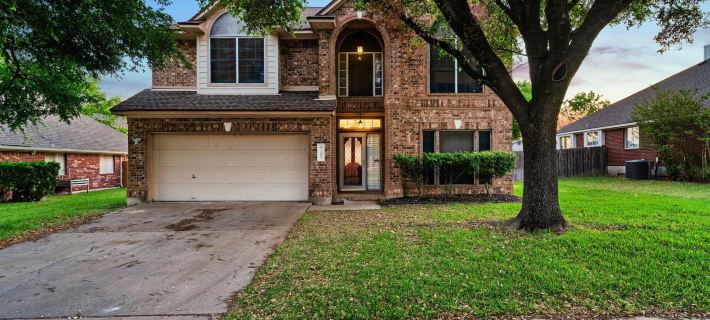 The MAD Hatter - Heated Pool Gameroom & More Hotels in Pflugerville