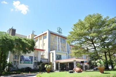 Lorin Syariah Hotel Sentul Hotel dekat Universitas Pertahanan Republik Indonesia