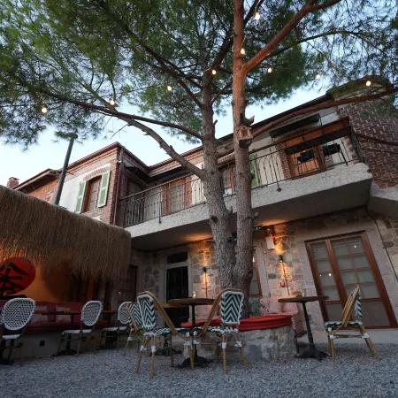 Chi House