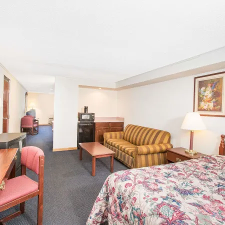 Days Inn by Wyndham Effingham