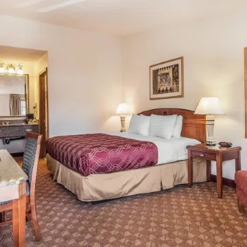 Econo Lodge Inn & Suites Madras