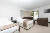 Parkview Motor Inn Hotels in Tuakau