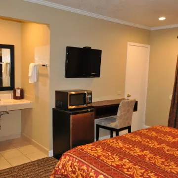 Santa Cruz Inn Riverside