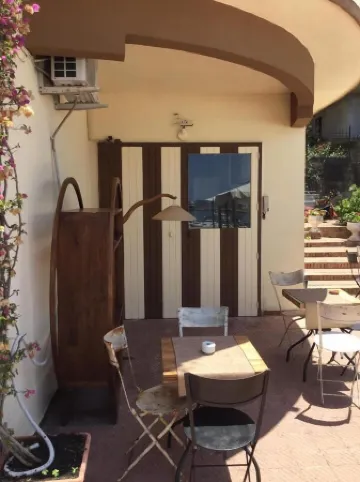 隆迪尼別墅酒店