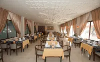 Thapsus Beach Resort - breakfast