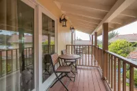 The Vendange Carmel Inn & Suites