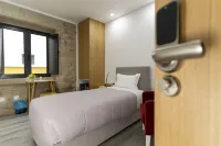 Alojamento Girassol - Guest House - Quarto Com Casa de Banho Privativa Hotel di 