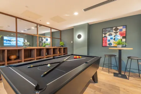 Niche Living - Dun Laoghaire Отели в г. Dun Laoghaire