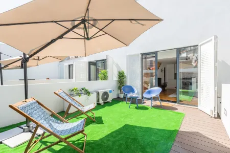 Heroismo Duplex Terrace Отели рядом с достопримечательностью «Palacete do Barão de Nova Sintra»