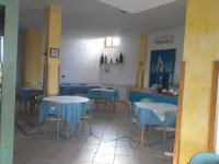 Quadruple Room for a Totally Relaxing Holiday 20 Meters from the Sea - breakfast