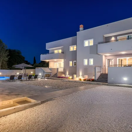 Villa D Pula 3-Bedrooms Luxury Accommodation