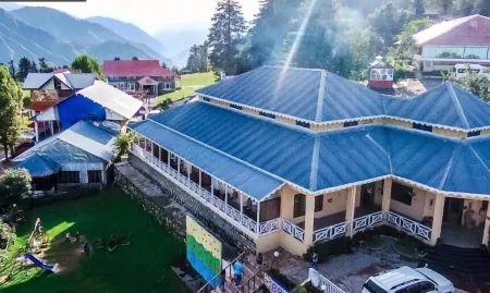 Lalazar Hotel Отели рядом с достопримечательностью «Naran Valley»