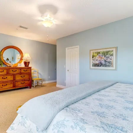 Pet Friendly Condo with Private Parking and Elevator by RedAwning