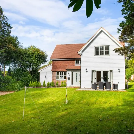 5Bed-10Guests-Fireplace-HotTub-Pets ok-Parking