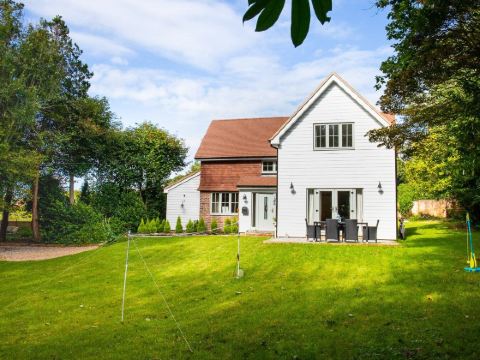 5Bed-10Guests-Fireplace-HotTub-Pets ok-Parking