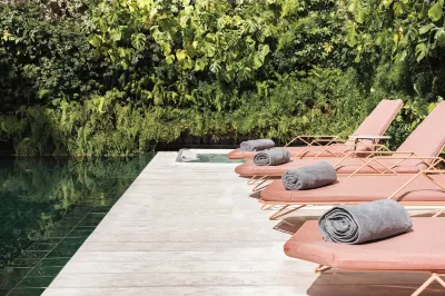 러스터 호텔  호텔