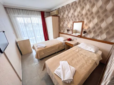 Saturn Hotel