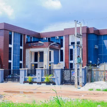 Entrust Hotel and Suites