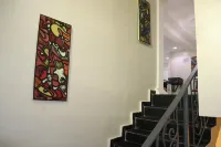 Bronx Suite by Jaynice Homes Hotels in Sangotedo