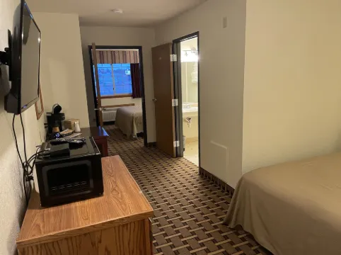 Crossroads Hotel