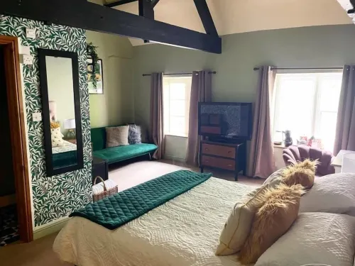 The Cross Keys Hotels in Mendip District