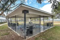 Pet Friendly, Ground Floor Condo, Central Orem