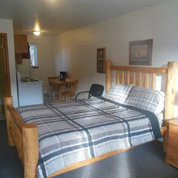 Clark Fork Lodge