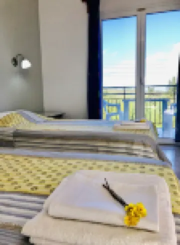 Room-Banos Apartment with 2 Rooms and sw