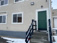 Gorgeous 2 BDRM - Central to Ski Resorts and Outdoor Recreation - Homestays