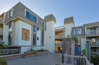 Spectacular Ocean Views and Dual Balconies - Exquisite Coastal Retreat