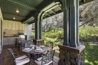 Private Mountain View and Outdoor Kitchen - Serene Tropical Retreat