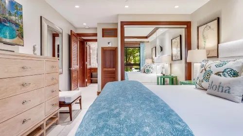 Gourmet Kitchen and Private Lanai - Luxurious Garden View Retreat