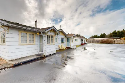 Charming home near beach with fast WiFi & whimsical interior - close to beach Hotels near World Kite Museum & Hall-Fame