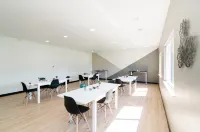 Elegant Haven - High-end Furnishings, WiFi, Luxury Amenities