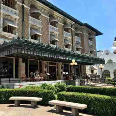Stylish Retreat with WiFi, Parking, Patio, Fireplace, AC Hotel Exterior