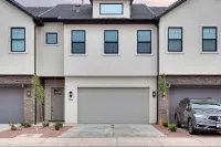 Personal Swim Spa and Ping Pong Table - Exquisite Adventure Retreat