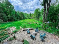 Tranquil Nature Oasis with Gazebo and Mountain Views - Serene Charming Retreat Hotels in Sweden