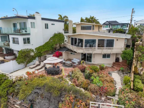 Panoramic Ocean Views and Cozy Fire Pit - Stunning Coastal Escape