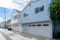 Spacious Duplex with Outdoor Deck and BBQ - Charming Family Haven