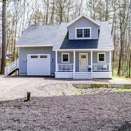 Sebago, newer construction, lake access, AC, 3bd2.5bth, Long Beach neighborhood