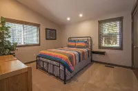 Hot Tub and Outdoor Dining - Relaxing Single-Level Haven