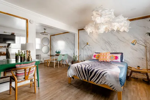 NEWLY RENOVATED! Vibrant Exciting Nash Condo+ Pool Hotels in Berry Hill
