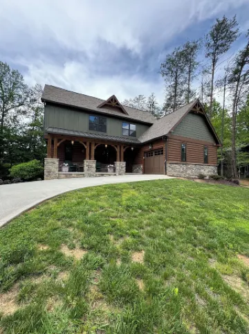 Bourbon Bear ~ A Luxury Cabin ~ Rustic, Charming & Cozy in the Heart of Townsend