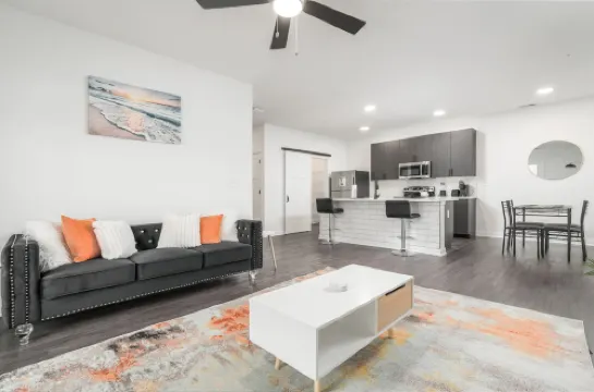 Spacious Retreat with Private Patio and Fast Wifi - Serene Sanctuary Hotel di Perry Township