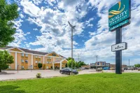 Quality Inn & Suites Hotels in Manhattan
